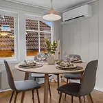 Large Historic In The Part Of Appartement