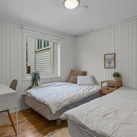Apartment Large Historic In The Part Of *